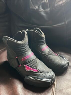 Alpinestars Stella SMX-1 R V2 Black and Pink Women's Motorcycle Boots